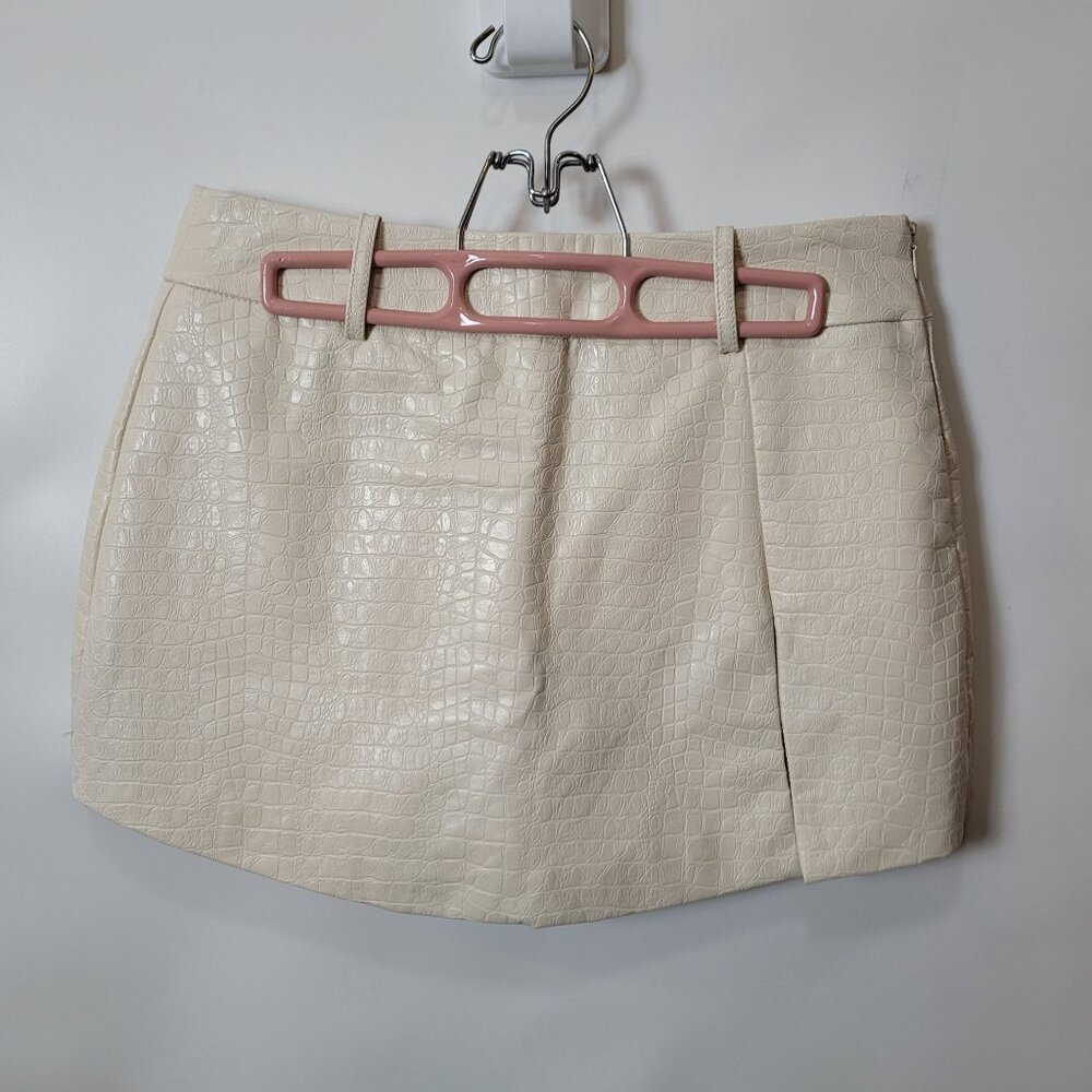 Forever 21 - Croc Embossed Cream Faux Leather Mini Skort With Lining